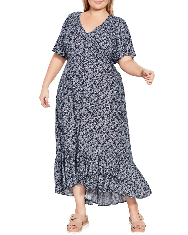 Front of a model wearing a size 16 Sasha Flutter Sleeve Maxi in Navy by Evans. | dia_product_style_image_id:281933